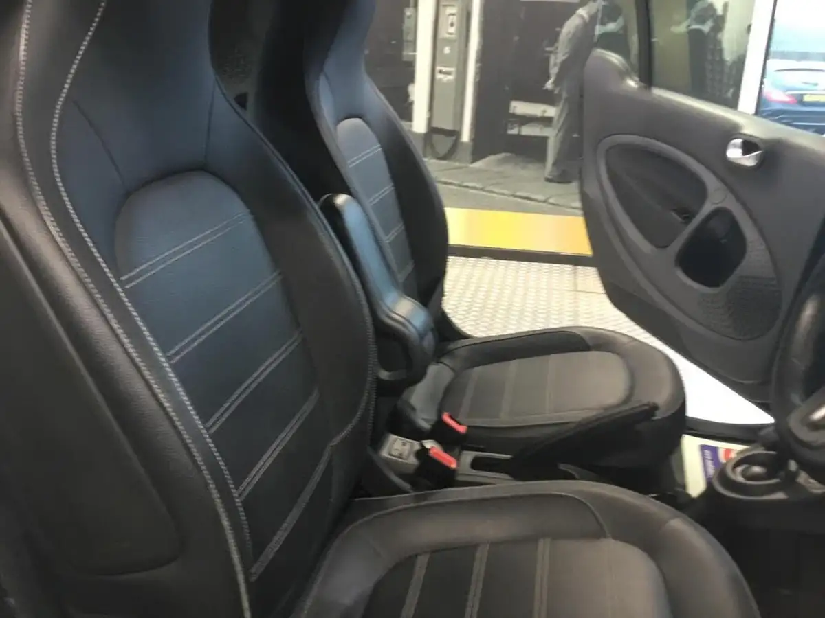 2017-smart-fortwo-09-prime-90bhp-premiumss-coupe-twinamic-big-20