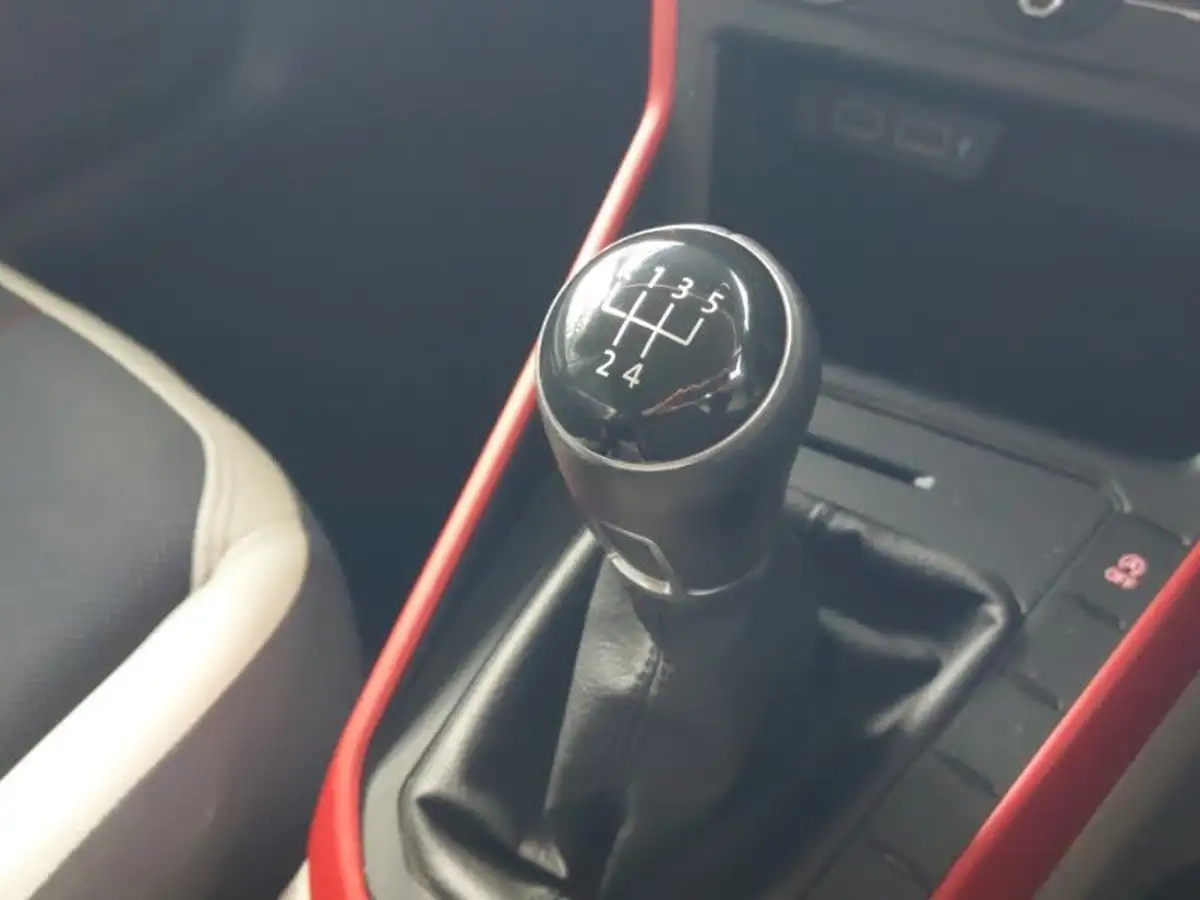 2018-volkswagen-polo-10-beats-60ps-5d-big-16