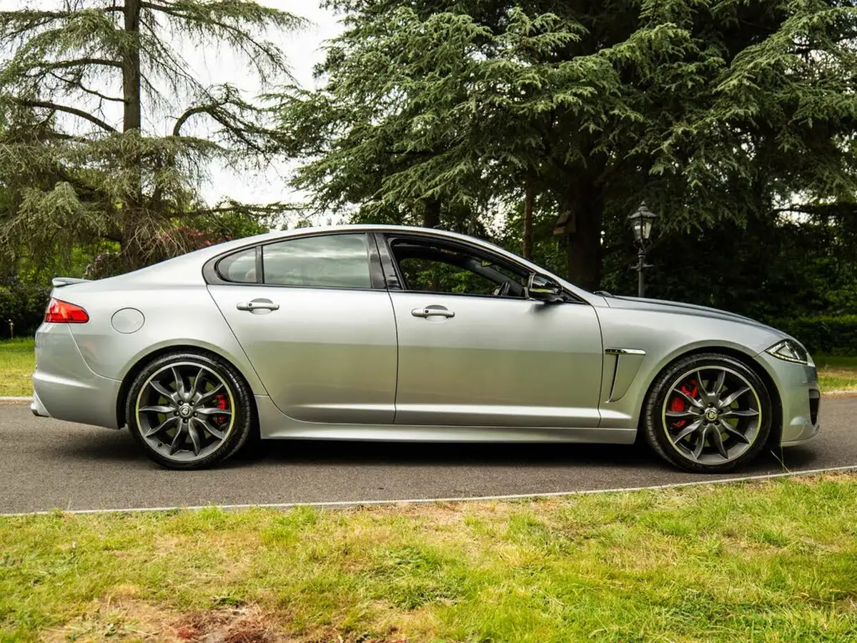 2013-jaguar-xf-50-xfr-big-6