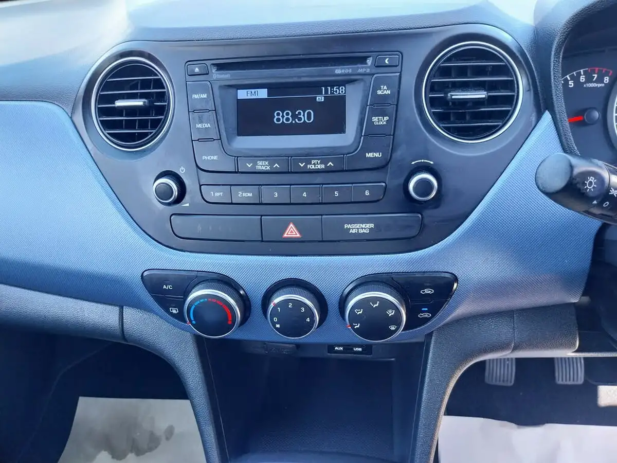 2016-hyundai-i10-10-se-big-13