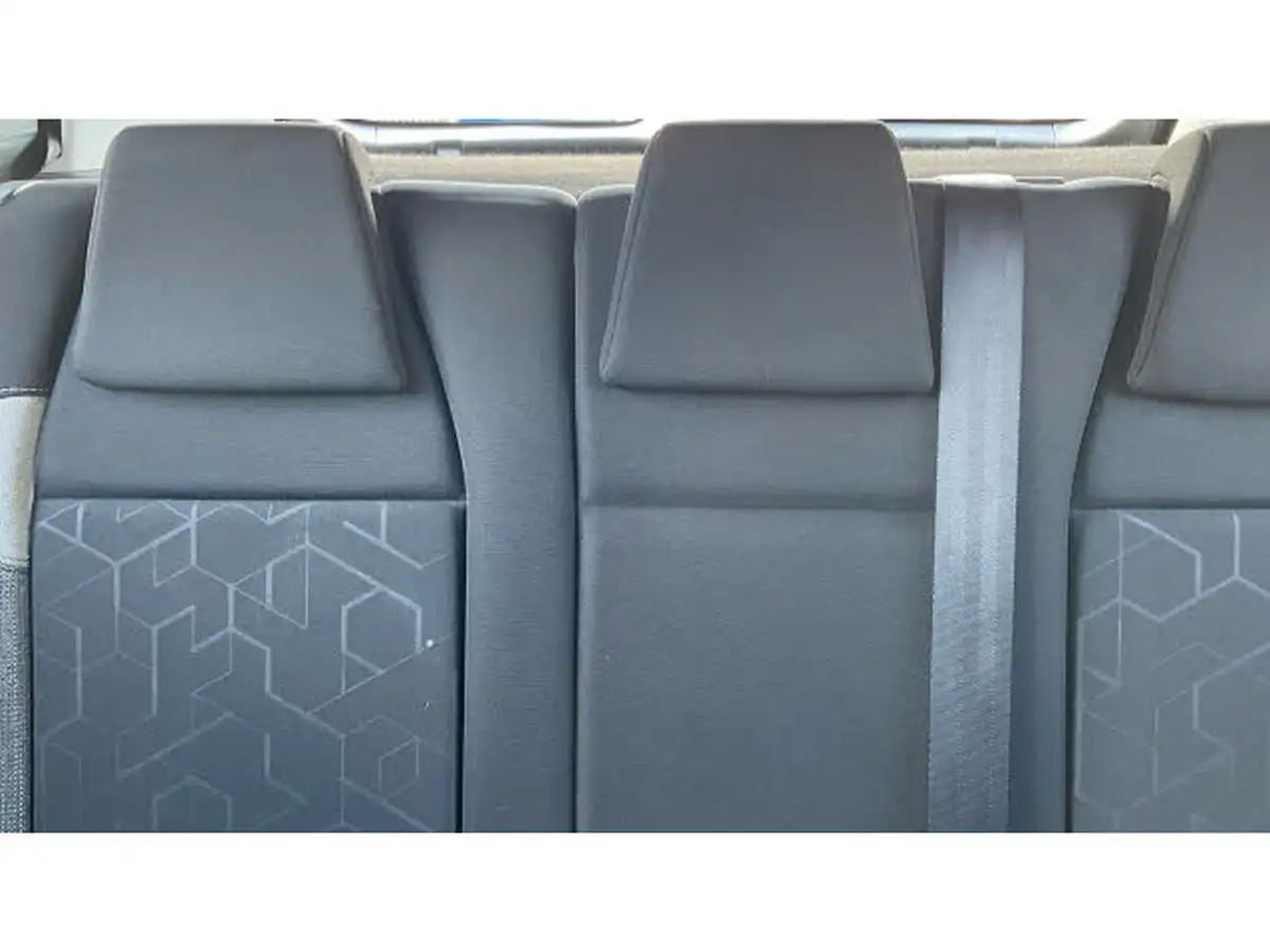 2018-peugeot-2008-suv-12-puretech-active-82bhp-ss-big-14