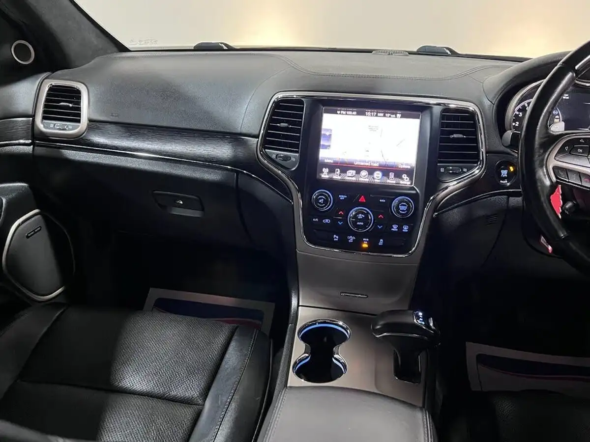 2015-jeep-grand-cherokee-30crd-summit-big-29