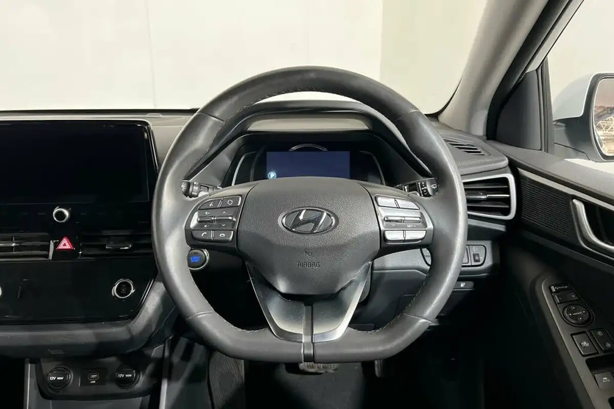 2021-hyundai-ioniq-e-premium-electric-100kw-big-14