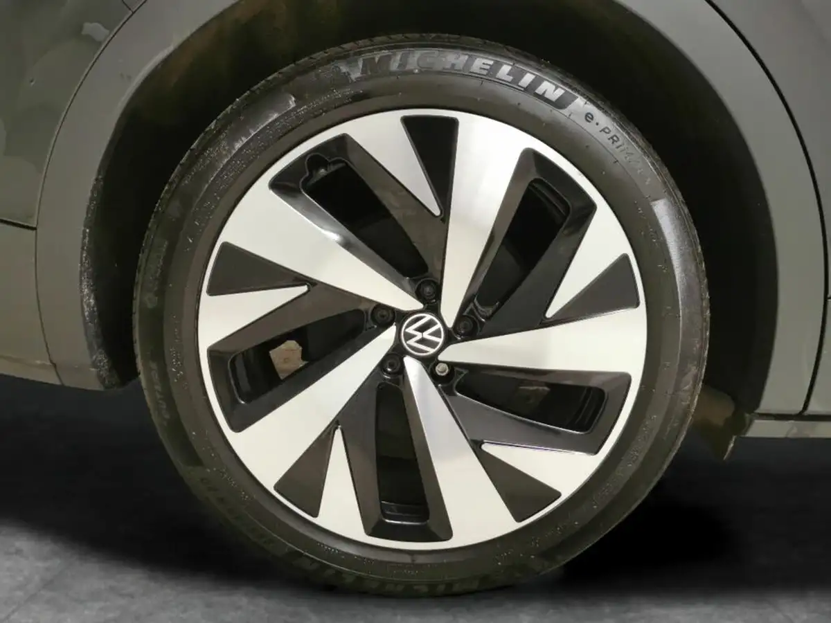 2021-volkswagen-id4-e-first-edition-big-29