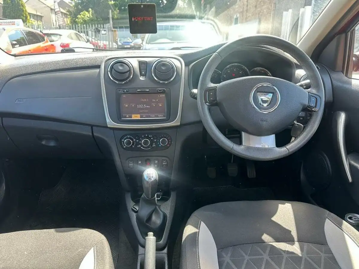 2014-dacia-sandero-stepway-15d-laureate-big-9