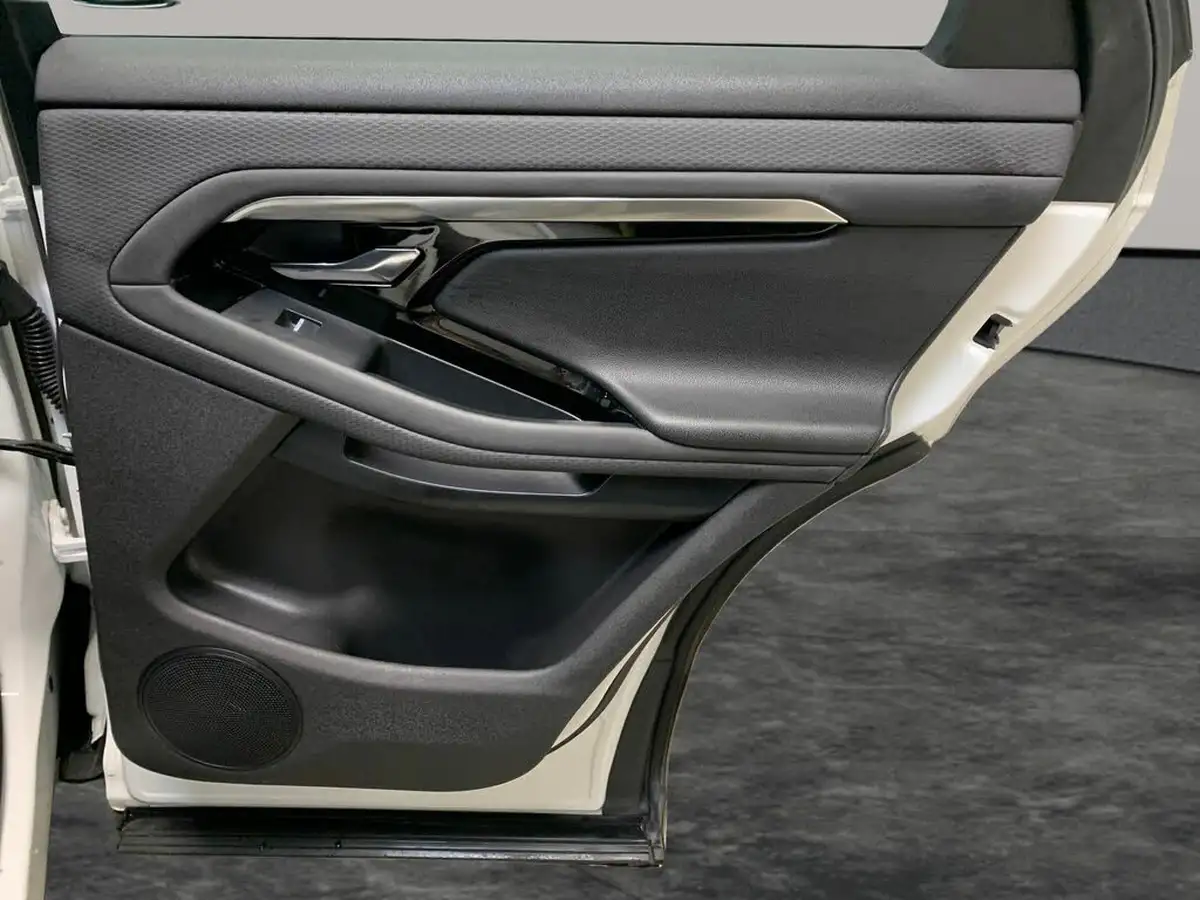 2022-land-rover-range-rover-evoque-15-p300e-r-dynamic-s-big-35