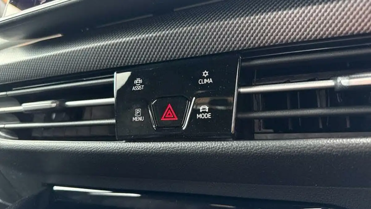 2025-volkswagen-golf-15-etsi-black-edition-big-26