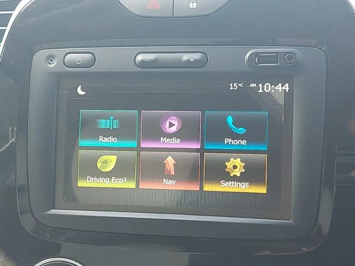 2018-renault-captur-09-tce-iconic-big-17