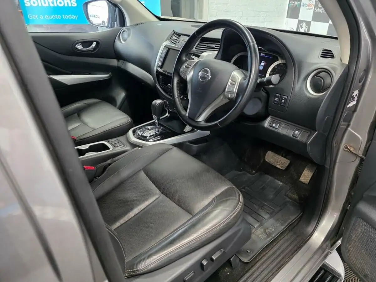 2021-nissan-navara-23dci-tt-tekna-8-navileather-auto-big-4