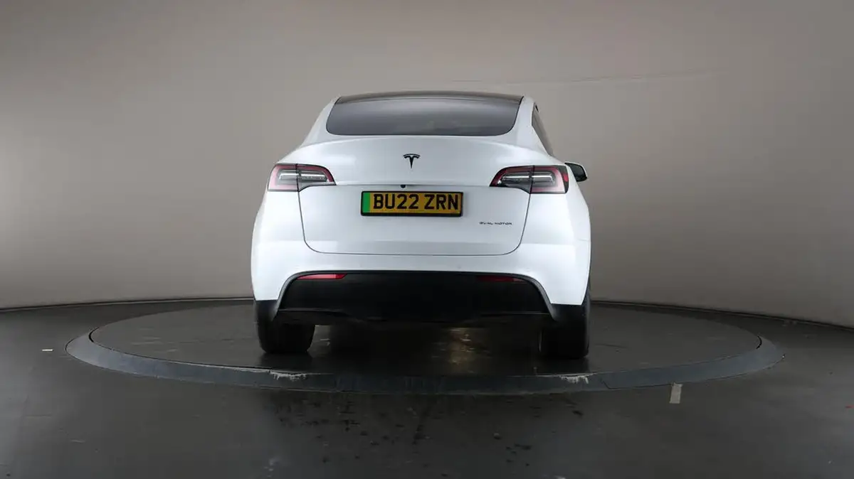 2022-tesla-model-y-e-long-range-big-34