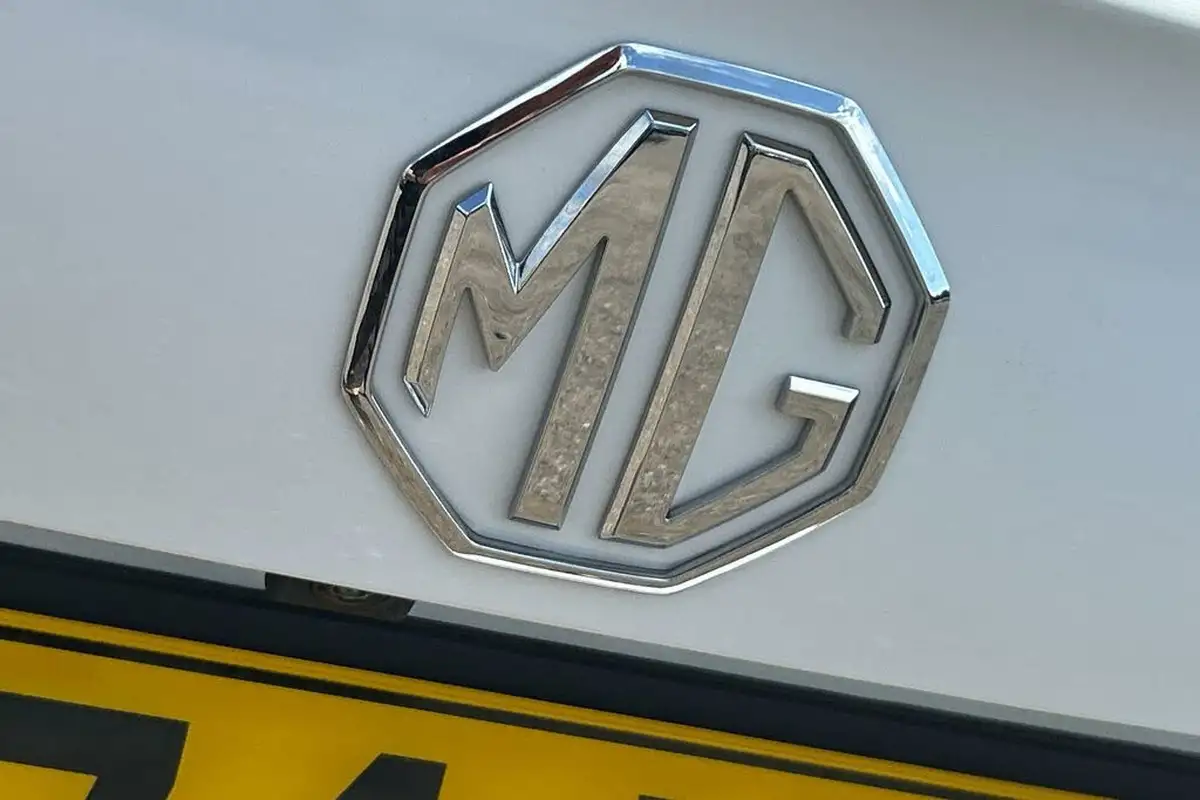 2025-mg-zs-suv-15-trophy-big-24