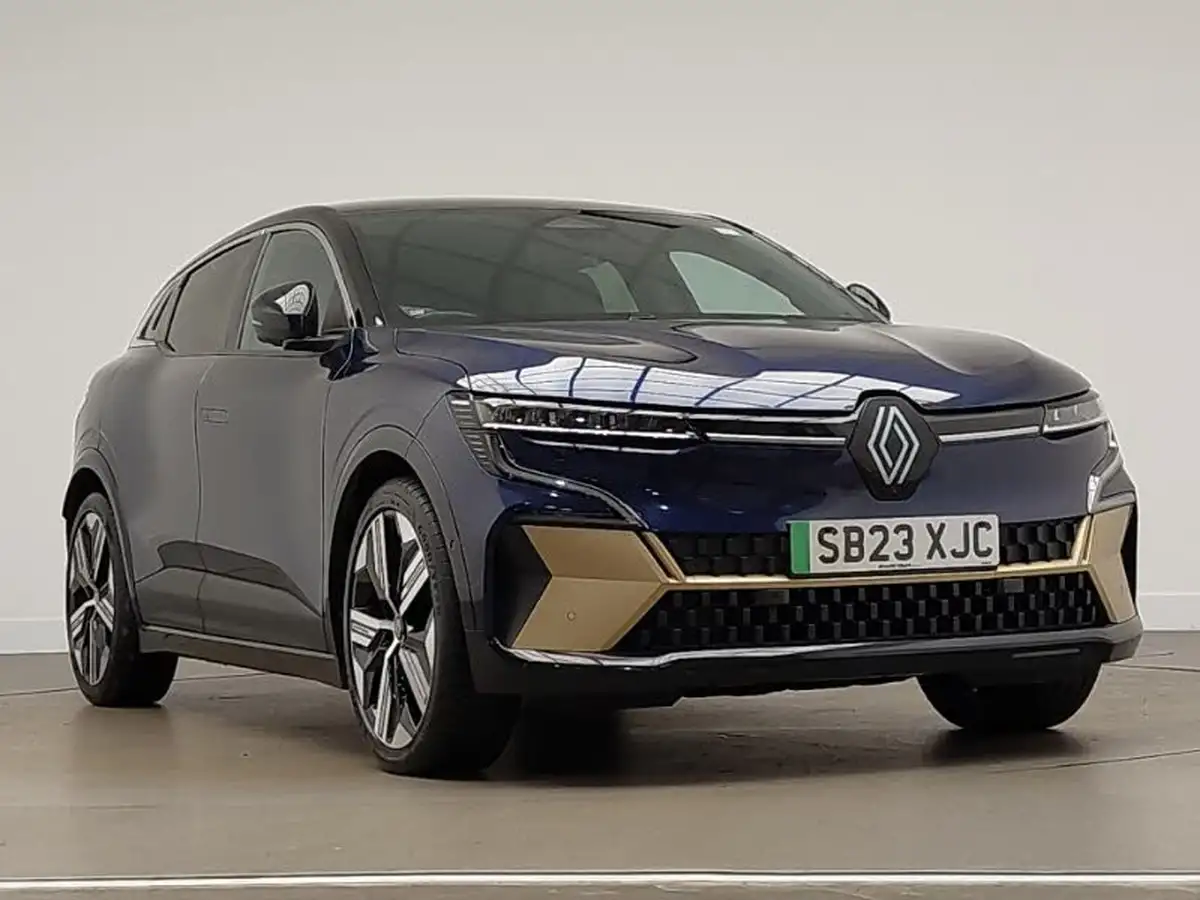 2023-renault-megane-e-tech-e-iconic-big-0