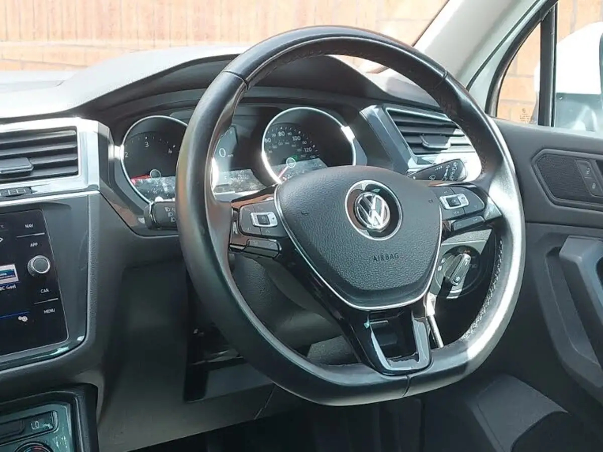 2018-volkswagen-tiguan-20tdi-se-navigation-150ps-scr-4motion-dsg-big-10