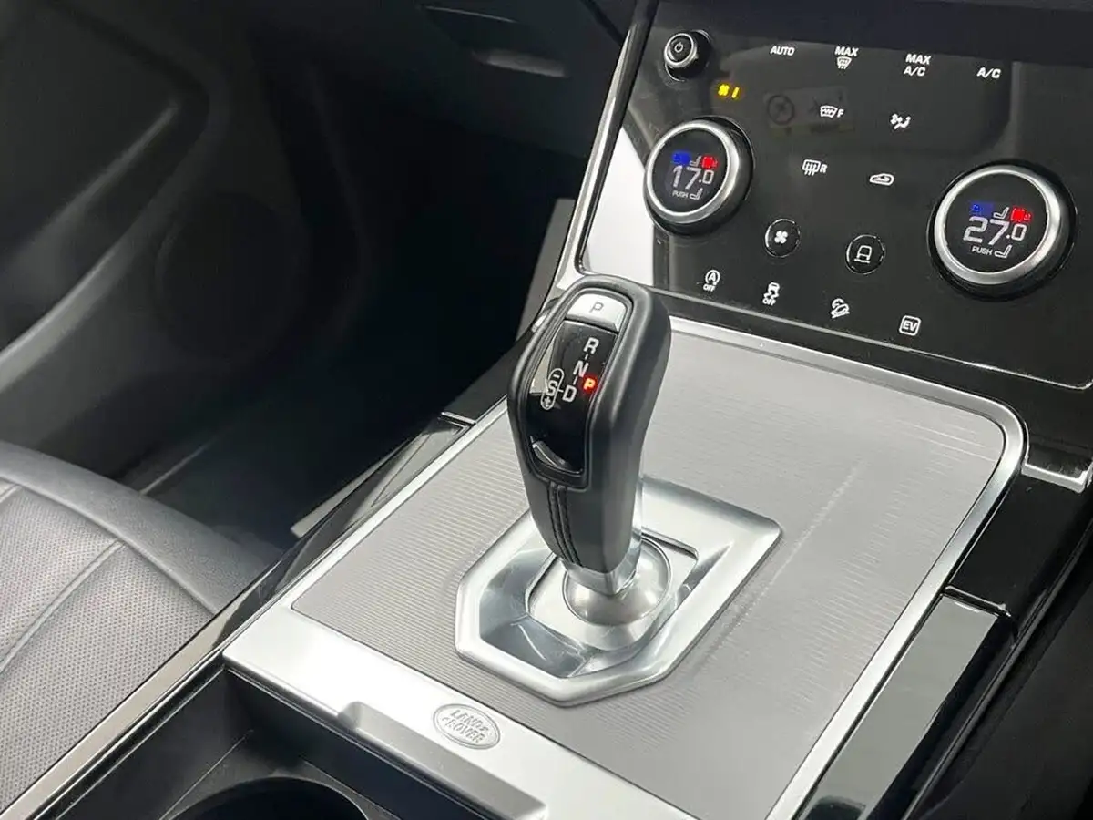 2021-land-rover-range-rover-evoque-15-p300e-s-big-31