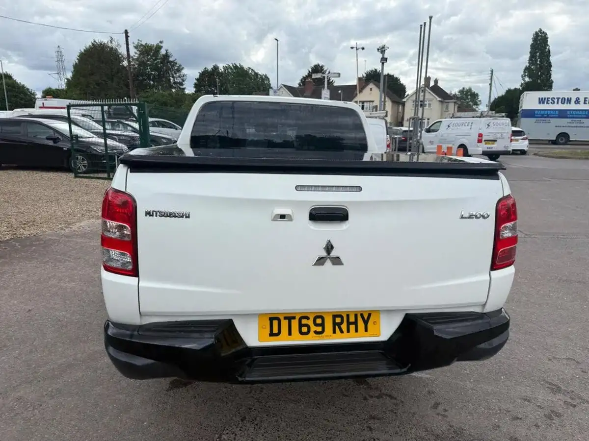 2020-mitsubishi-l200-24di-d-challenger-auto-big-16