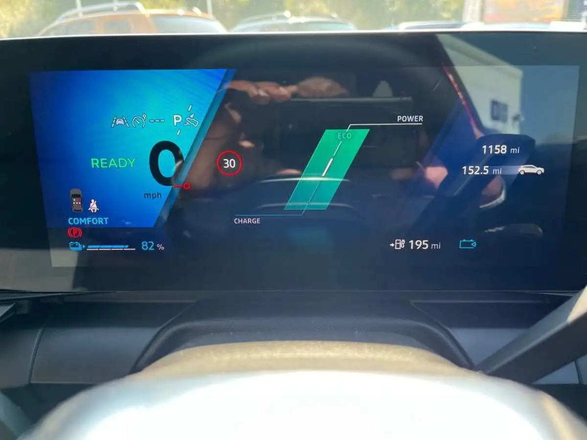 2024-renault-megane-e-tech-e-techno-e-tech-comfort-range-big-12
