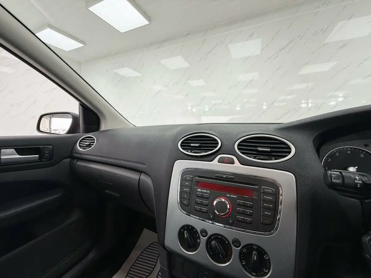 2007-ford-focus-16-zetec-climate-100ps-hatchback-5d-auto-big-15