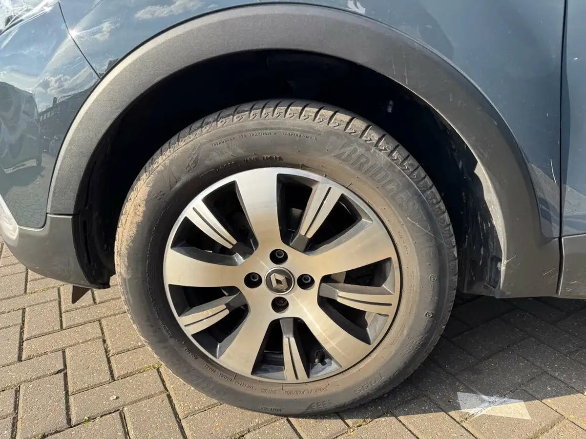 2019-renault-captur-09-tce-play-big-47