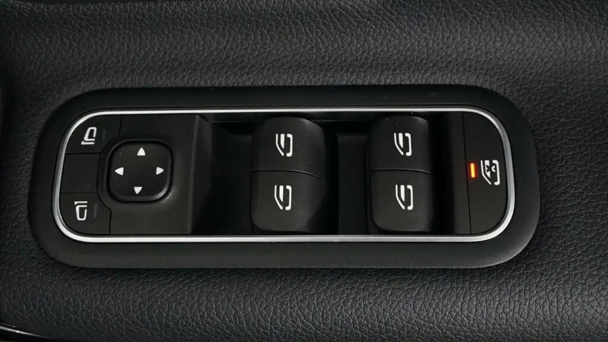 2019-mercedes-benz-a-class-13-a180-se-big-16