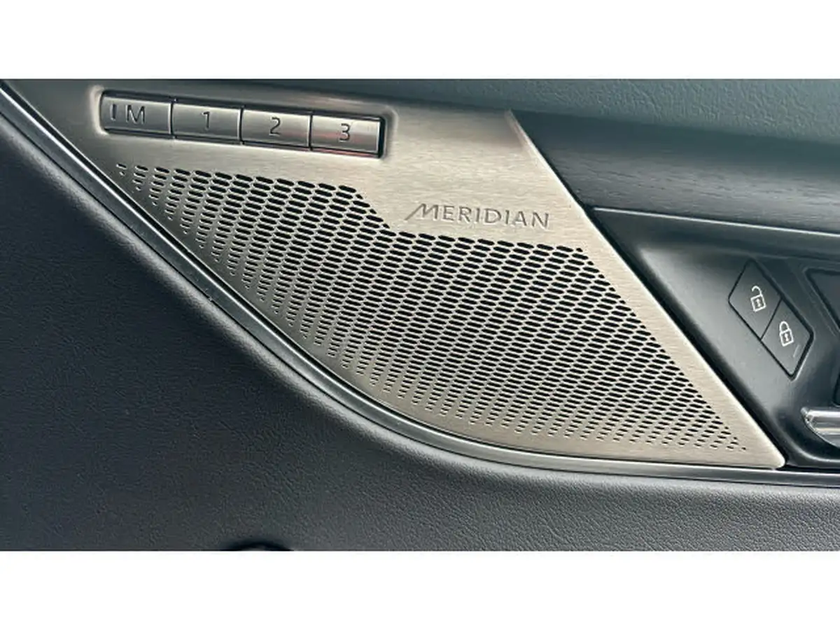 2024-jaguar-f-pace-20-d200-r-dynamic-hse-black-big-10