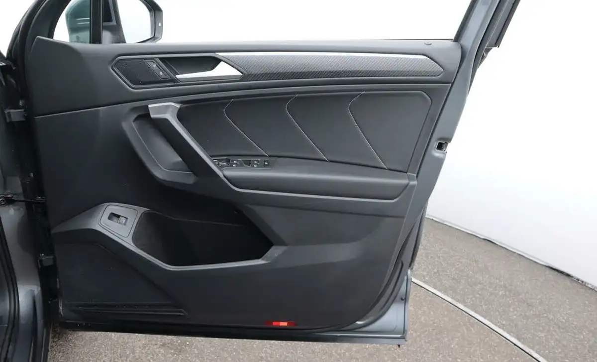 2024-volkswagen-tiguan-allspace-15-tsi-r-line-big-15