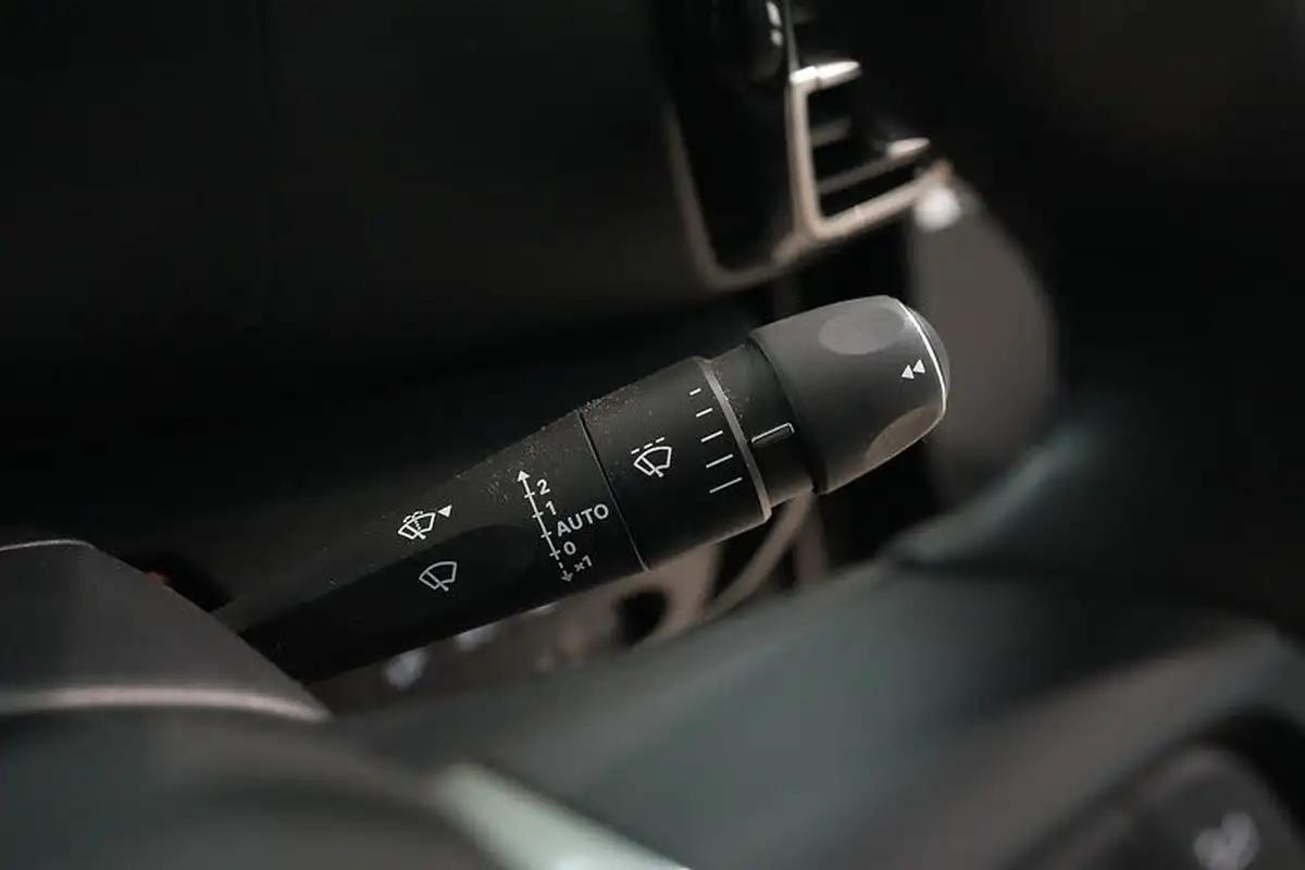 2022-citroen-c4-e-shine-big-37