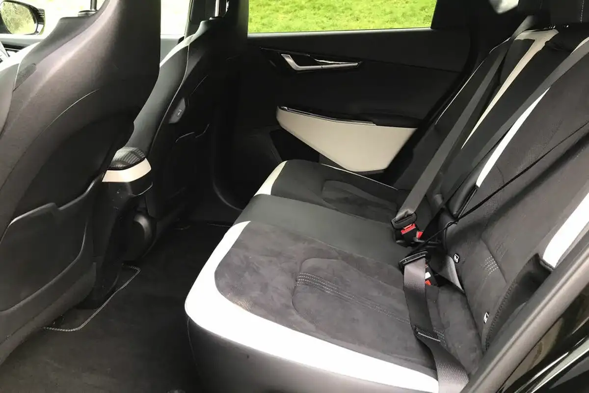 2024-kia-ev6-e-gt-line-225bhp-774kwh-lithium-ion-big-3