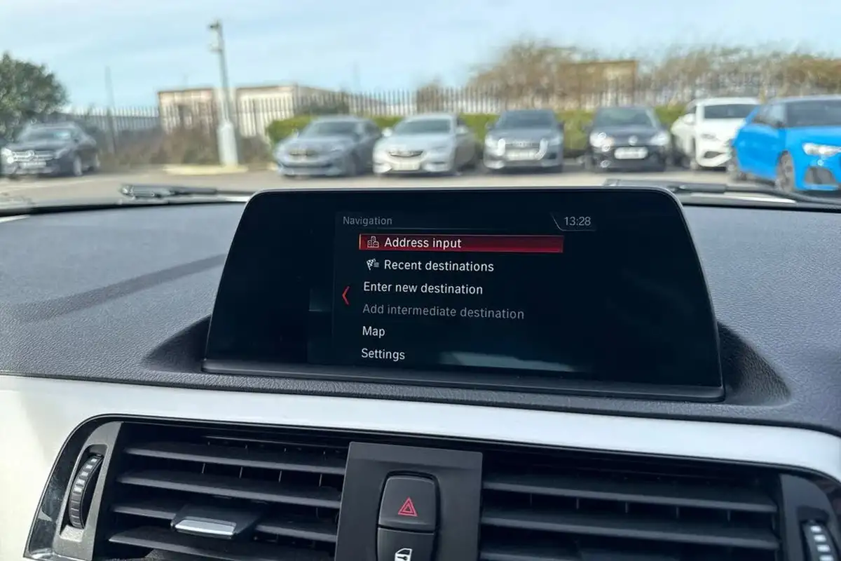 2018-bmw-1-series-15td-116d-se-business-5d-big-47