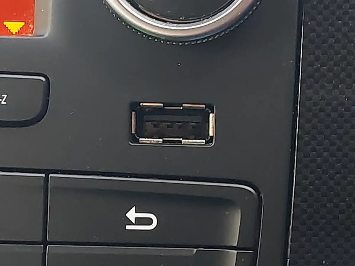 2018-dacia-sandero-10-sce-essential-big-12