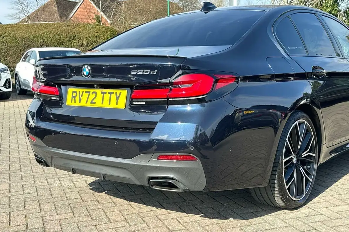 2022-bmw-5-series-30td-530d-xdrive-m-sport-mht-saloon-4d-big-23