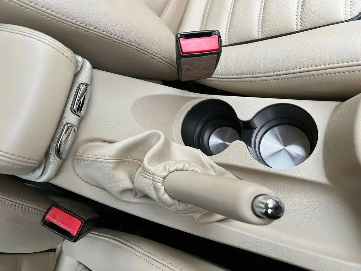 2009-jaguar-x-type-20-sovereign-saloon-big-14