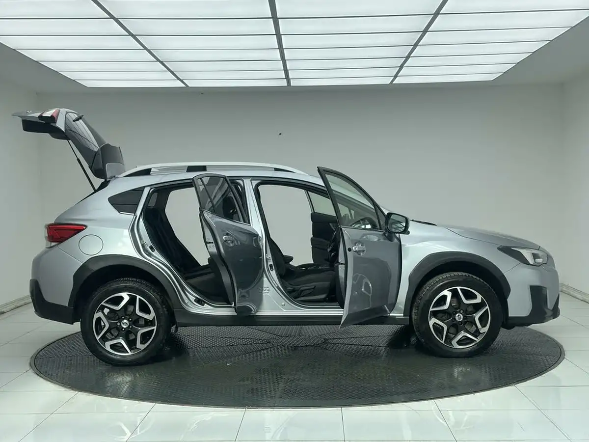 2018-subaru-xv-20i-se-156ps-ss-lineartronic-big-8