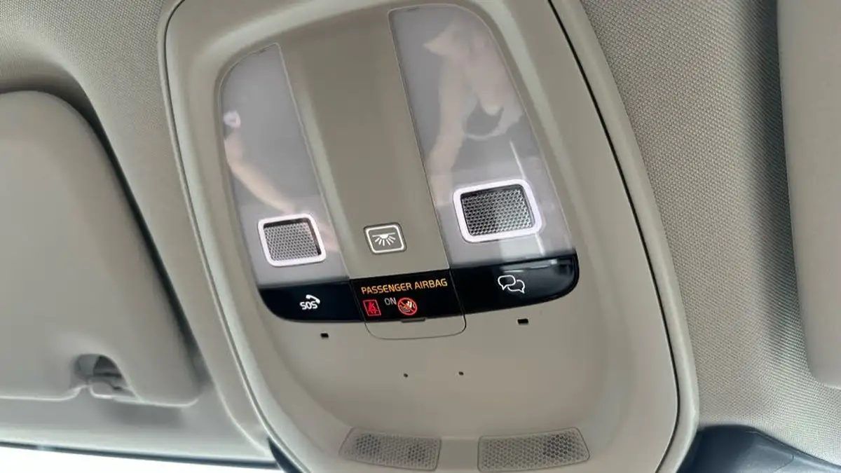 2023-volvo-xc60-20td-b4-plus-big-40