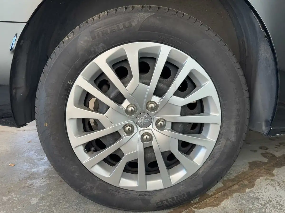 2020-peugeot-traveller-15-bluehdi-active-standardss-big-31
