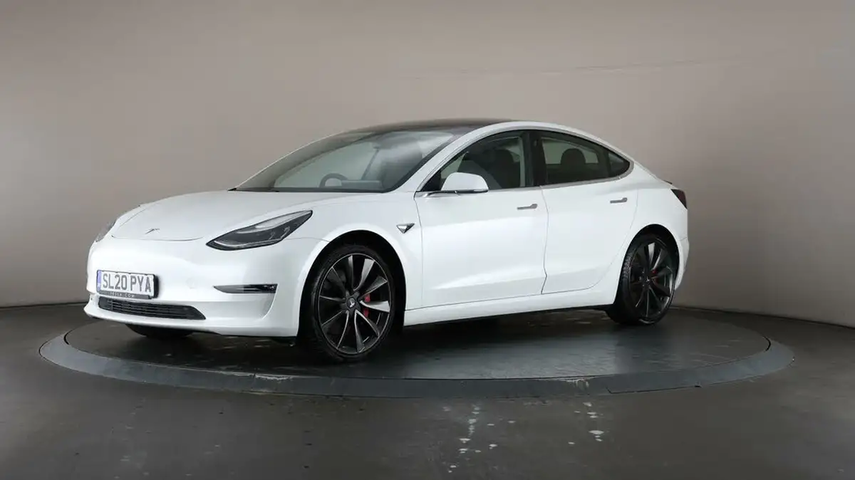 2020-tesla-model-3-e-performance-big-3