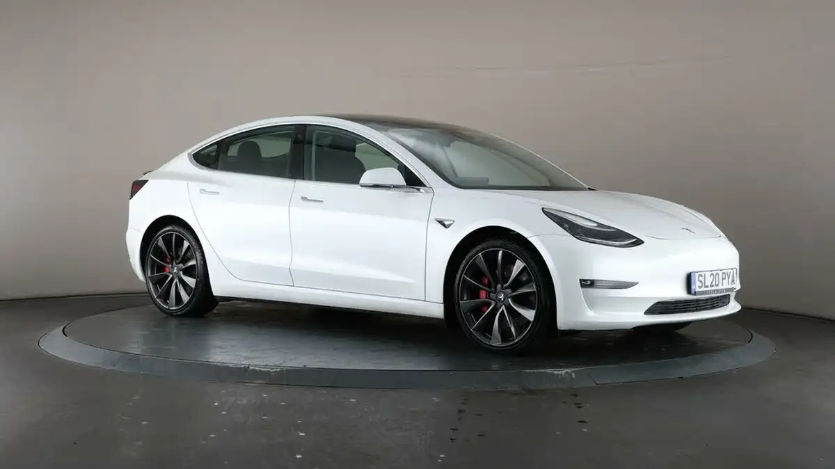 2020-tesla-model-3-e-performance-big-45