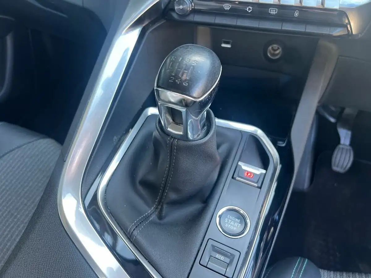 2022-peugeot-3008-suv-12-puretech-allure-premium-big-18