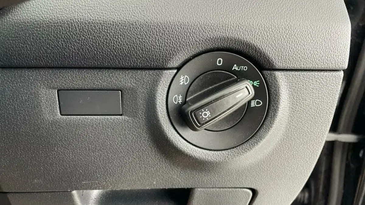 2017-skoda-octavia-20tdi-vrs-estate-dsg-big-19