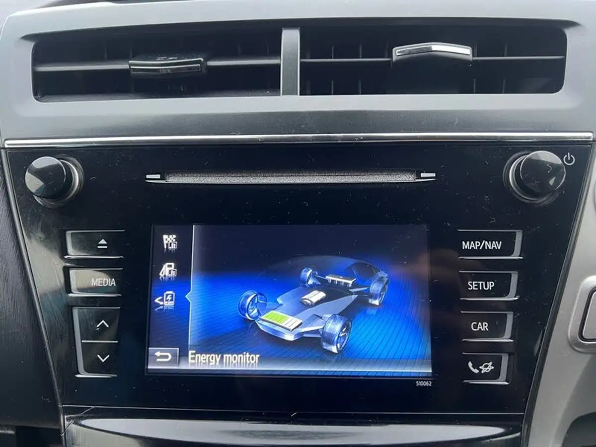 2019-toyota-prius-18-vvt-i-excel-big-11