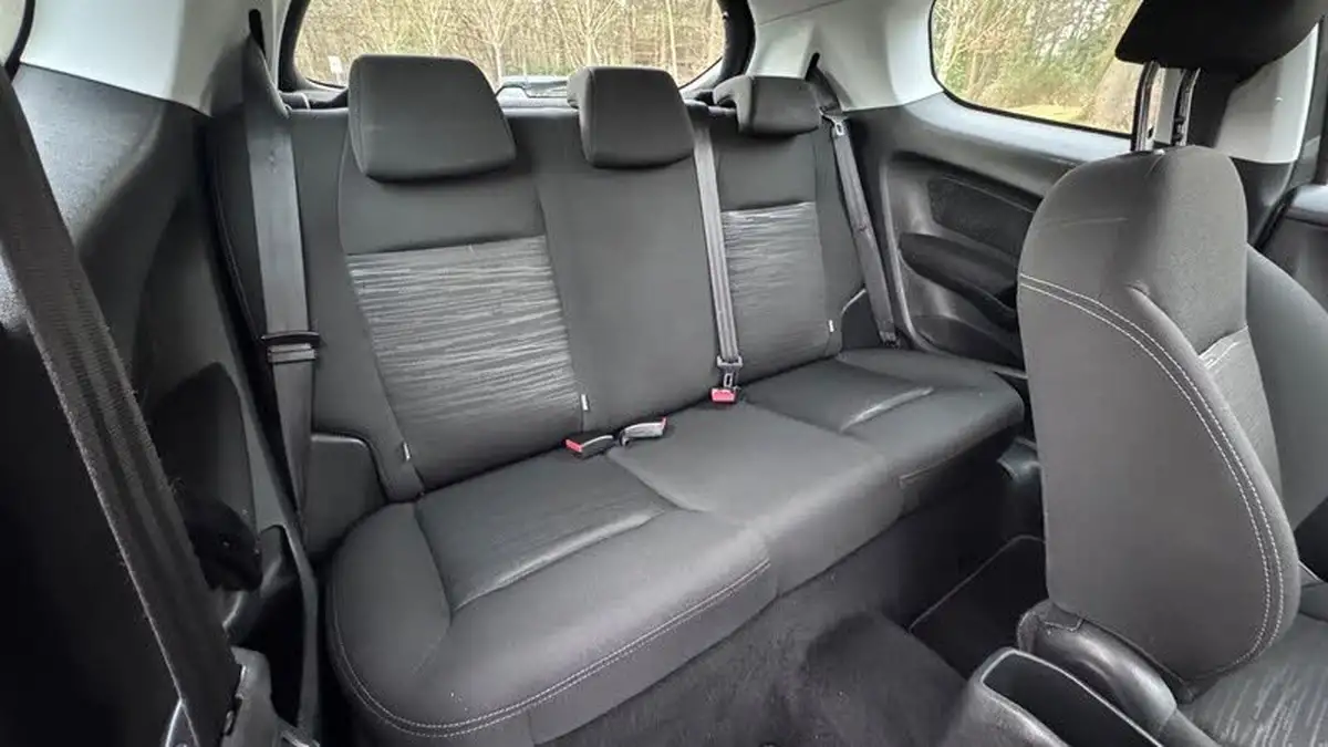 2013-peugeot-208-14td-access-14hdi-3d-big-2