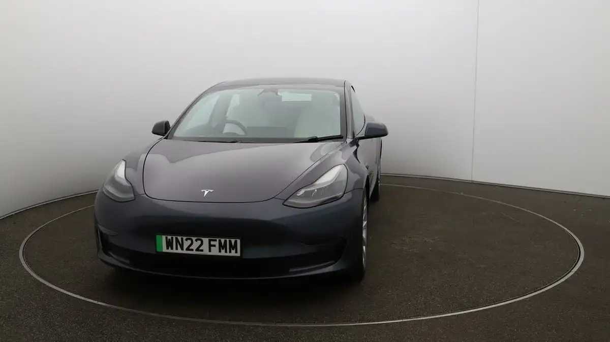 2022-tesla-model-3-e-long-range-big-37