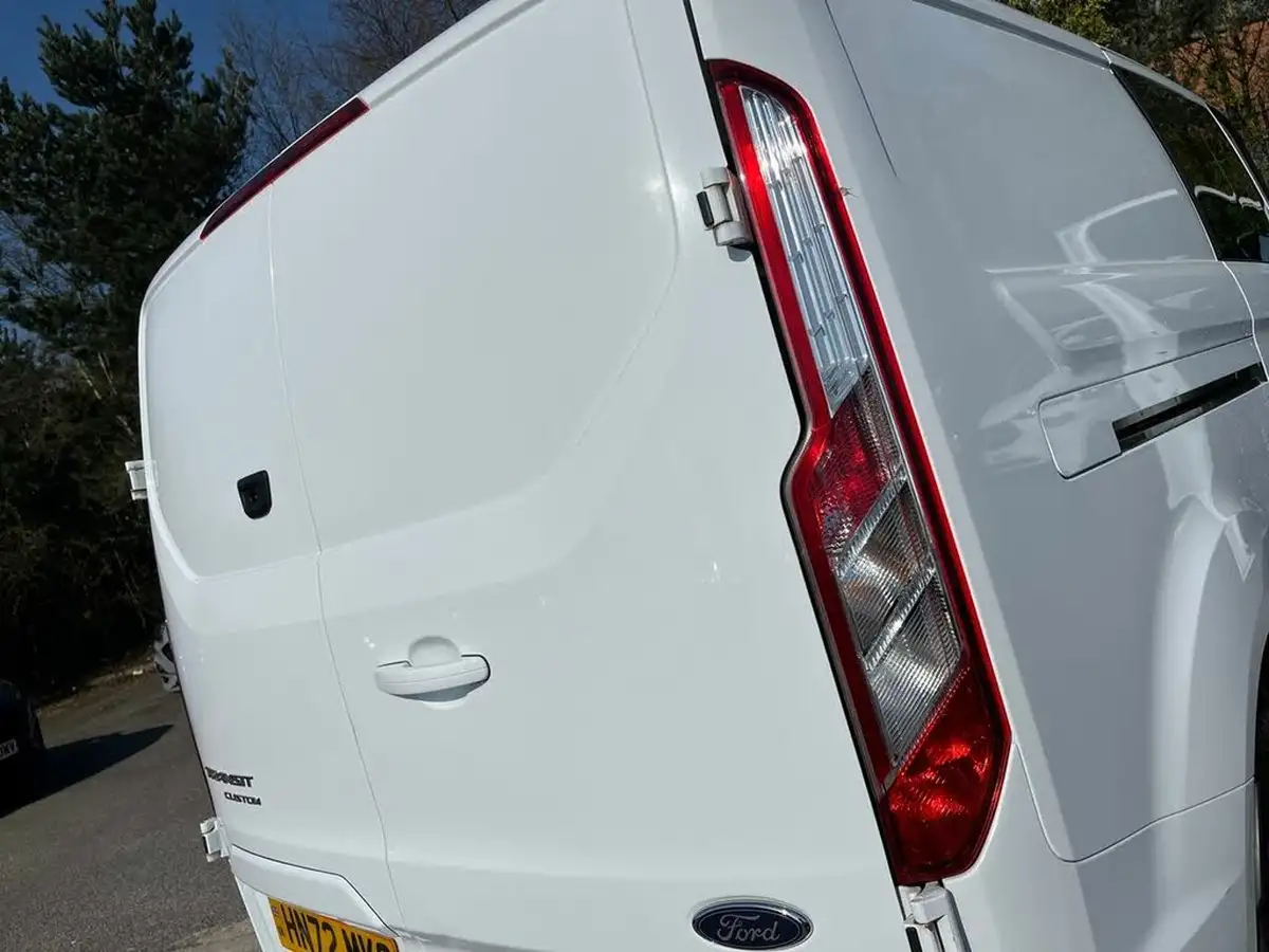 2022-ford-transit-custom-20tdci-320-l2h1-limited-170pseu6dt-double-cab-in-van-auto-big-19