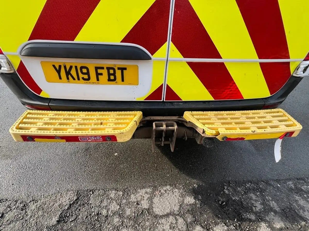2019-mercedes-benz-sprinter-21cdi-314-l2h1-143pseu6c-panel-van-fwd-big-34