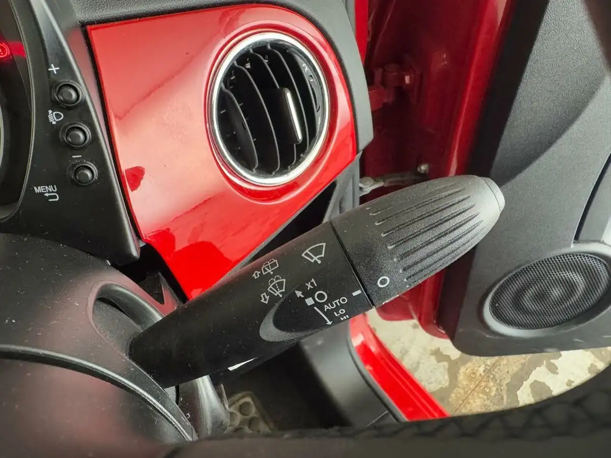 2022-fiat-500-10-red-big-23