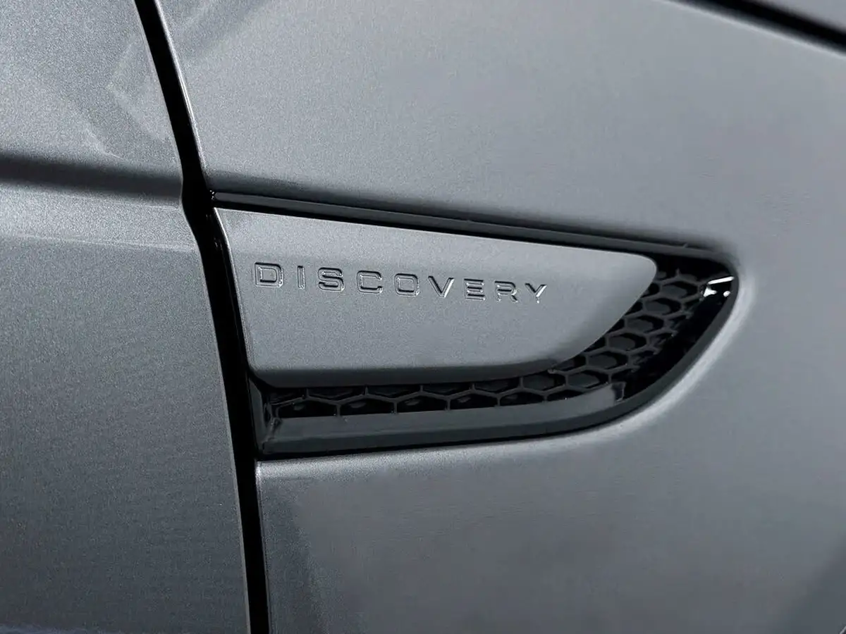2022-land-rover-discovery-sport-15-p300e-r-dynamic-hse-big-17