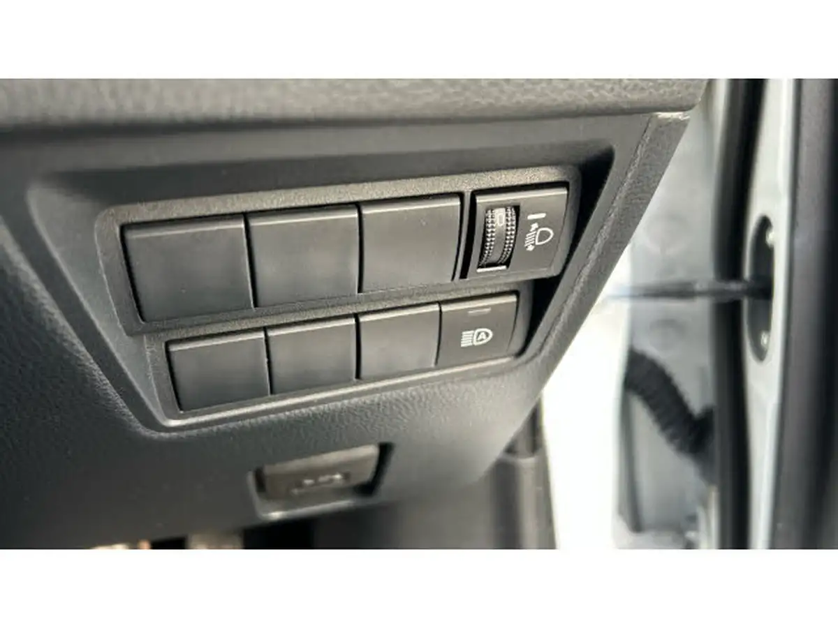 2021-toyota-yaris-15-vvt-i-icon-114bhp-hybrid-1490cc-e-cvt-big-24