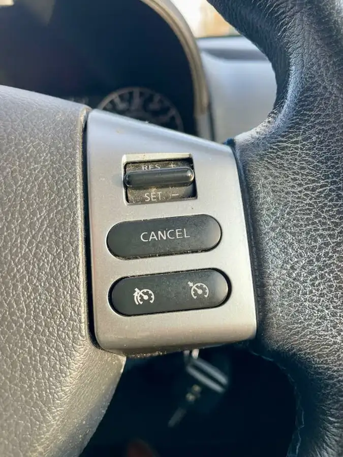 2012-nissan-note-14-n-tec-big-31