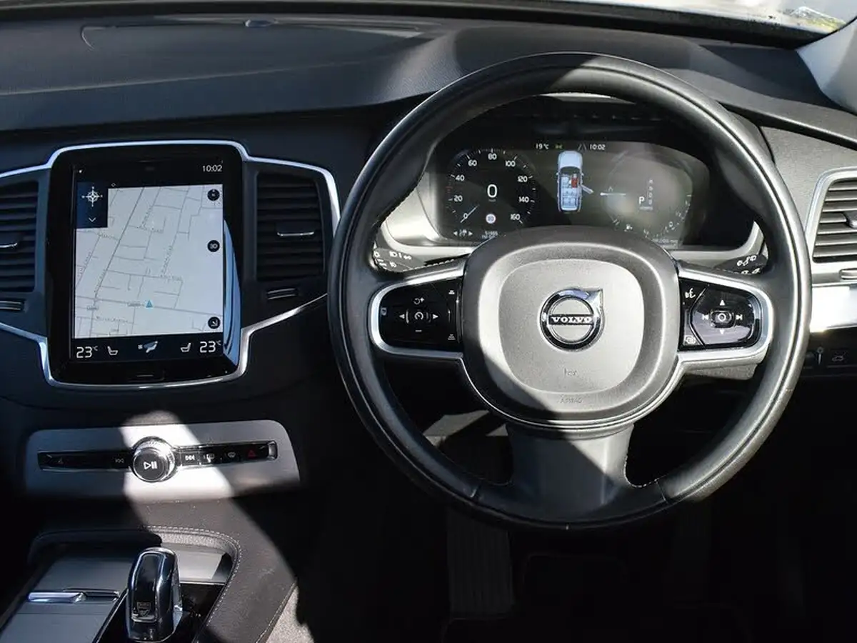 2018-volvo-xc90-20-t8-momentum-20-384bhp-awd-twin-engine-big-14