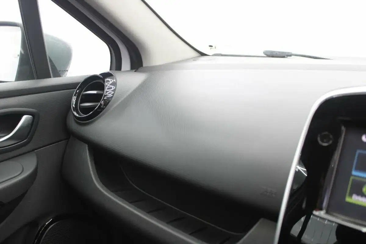 2016-renault-clio-09-tce-dynamique-nav-big-34