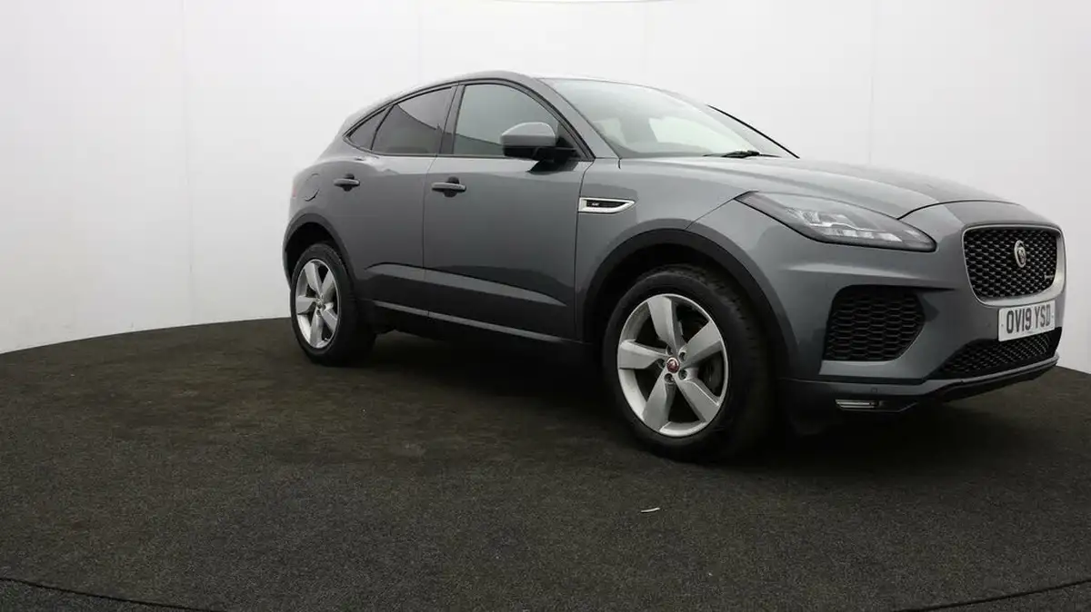 2019-jaguar-e-pace-20-i4d-r-dynamic-se-180ps-awd-auto-big-0